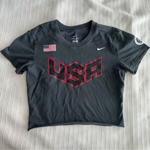 Cropped Nike USA top